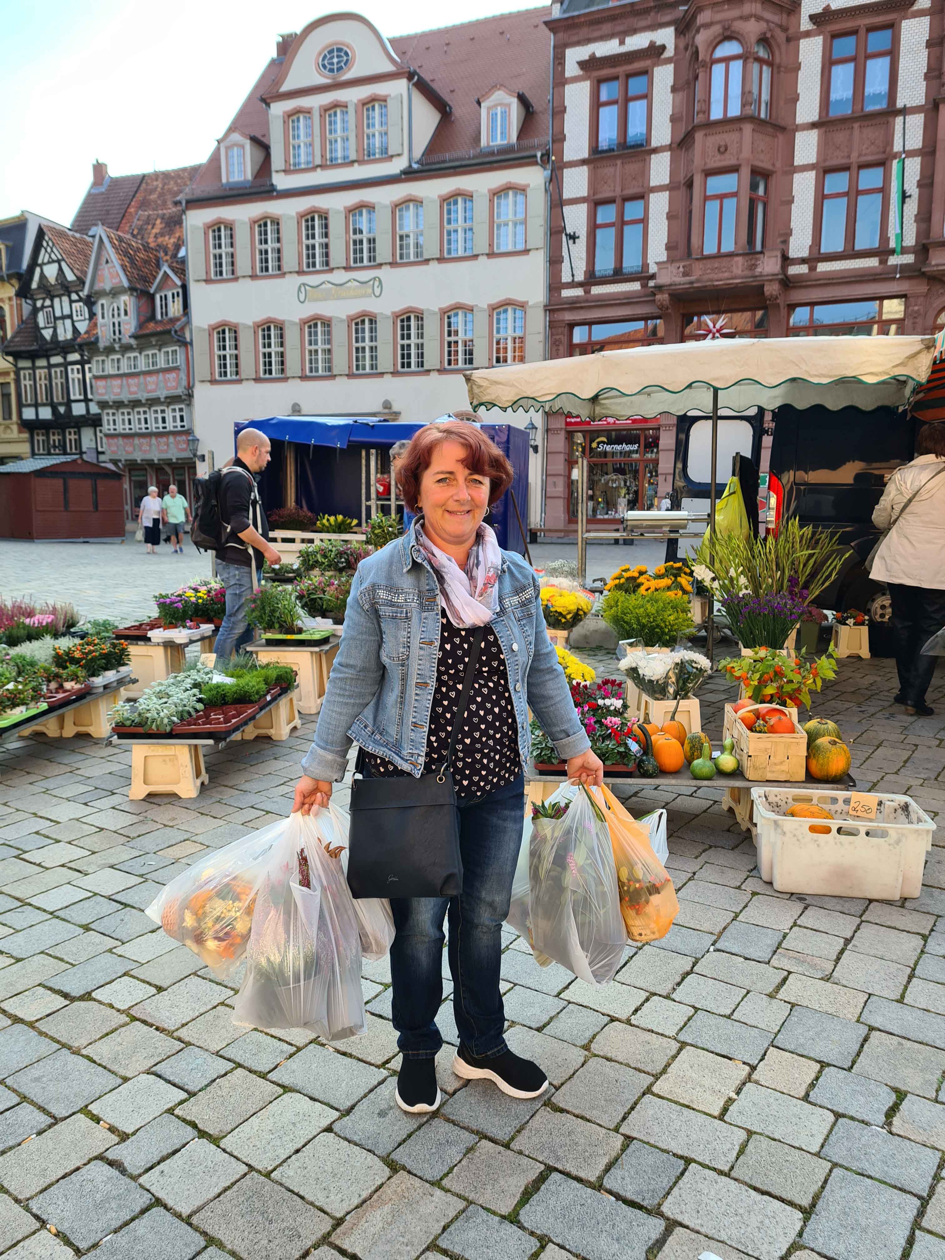 Einkauf auf dem Wochenmarkt.jpg